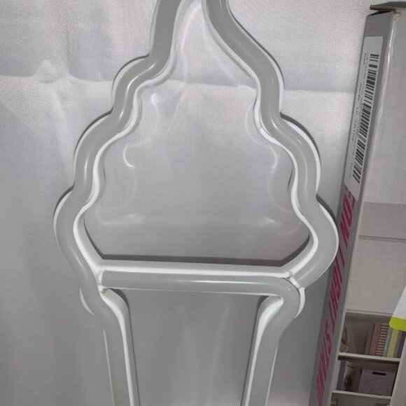 Ice cream LED Neon Sign Wall Decor USB Operated Nightlight - Picture 3 of 6